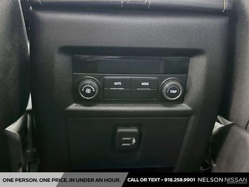 Used 2020 Chevrolet Traverse LS FWD image 23
