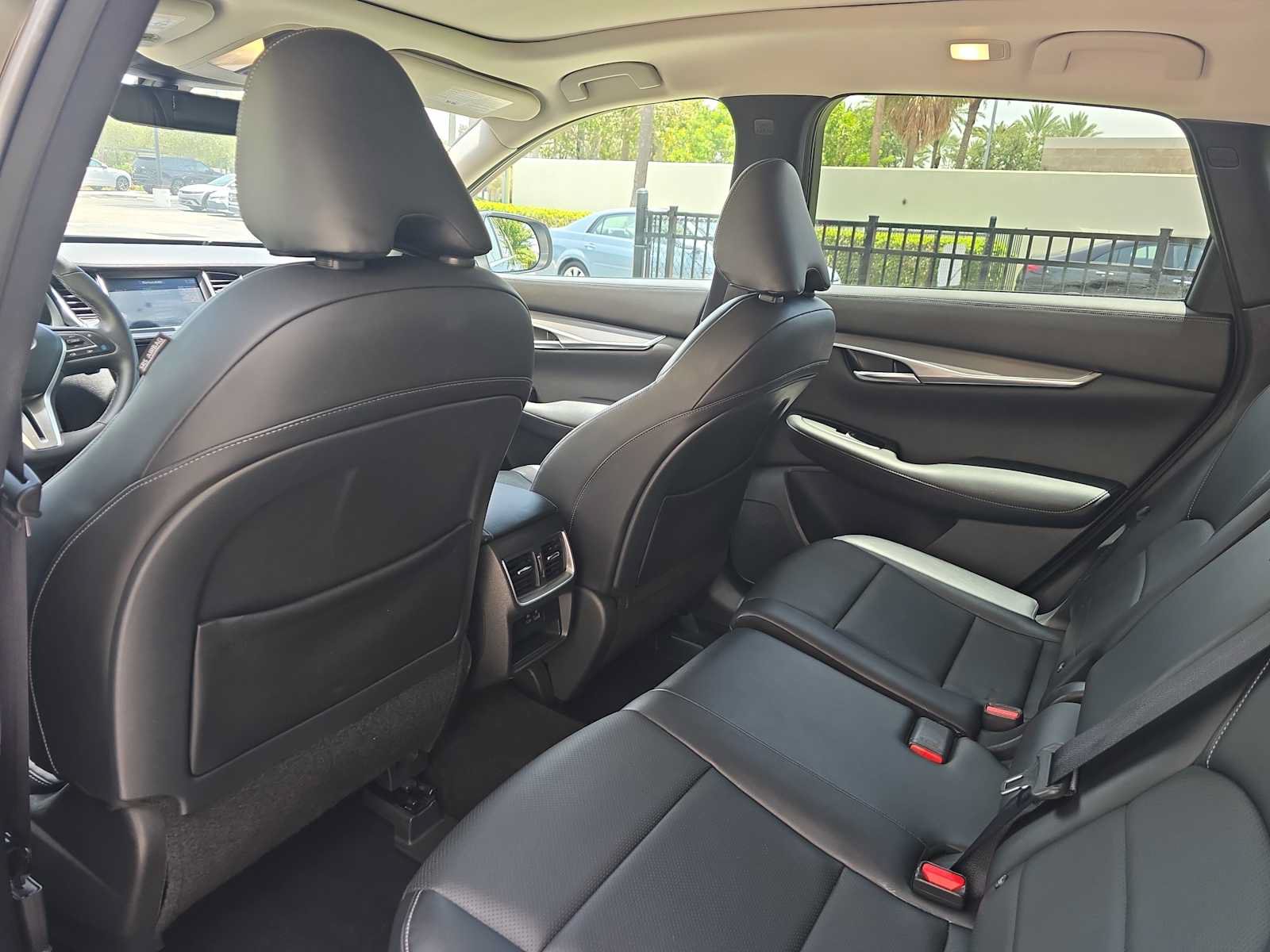 Used 2023 INFINITI QX50 Luxe FWD image 11