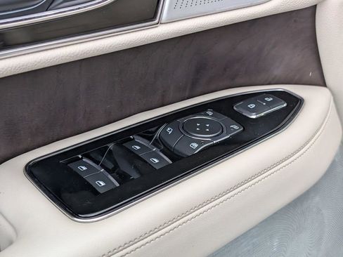 Used 2021 Lincoln Navigator Reserve w/ Luxury Package image 16