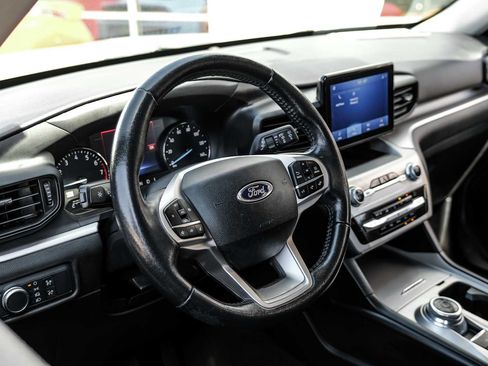 Used 2021 Ford Explorer XLT RWD image 17