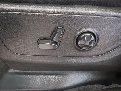Used 2019 RAM 1500 Big Horn AWD/4WD image 17