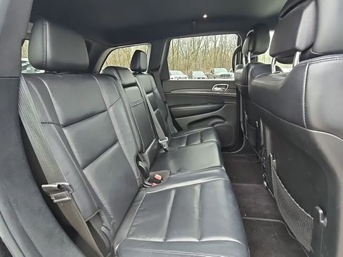 Used 2018 Jeep Grand Cherokee Limited image 18