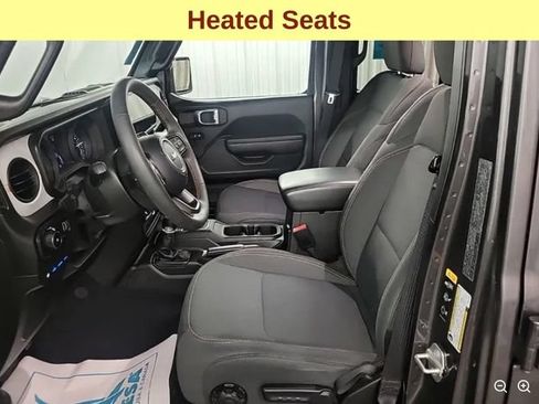 Used 2024 Jeep Wrangler Unlimited w/ Convenience Group AWD/4WD image 5