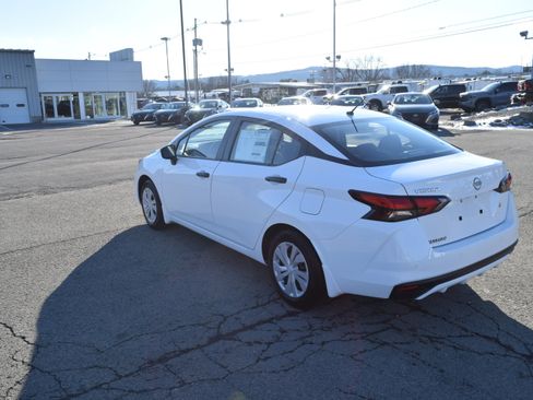 New 2025 Nissan Versa S w/ Trunk Package image 4