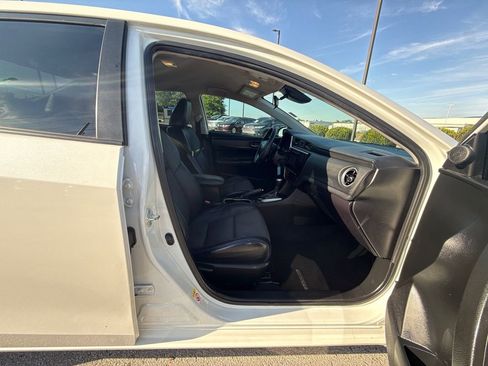 Used 2018 Toyota Corolla SE FWD image 18