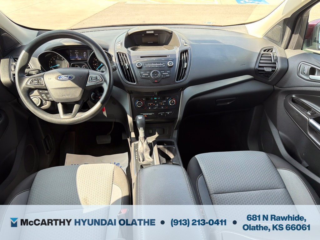 Used 2017 Ford Escape SE w/ SE Cold Weather Package AWD/4WD image 3