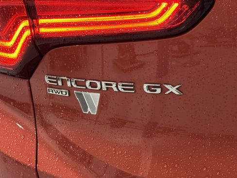 Used 2024 Buick Encore GX Sport Touring image 40