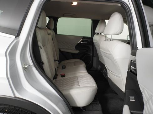 Used 2022 Mitsubishi Outlander SEL image 38