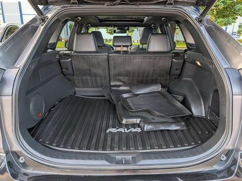 Used 2022 Toyota RAV4 XSE AWD/4WD image 21