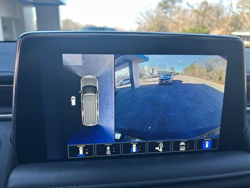 Used 2023 Chevrolet Tahoe Z71 w/ Luxury Package image 31