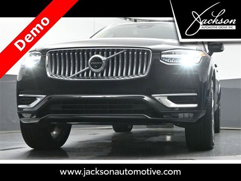 Used 2025 Volvo XC90 B5 Ultra w/ Lounge Package image 35