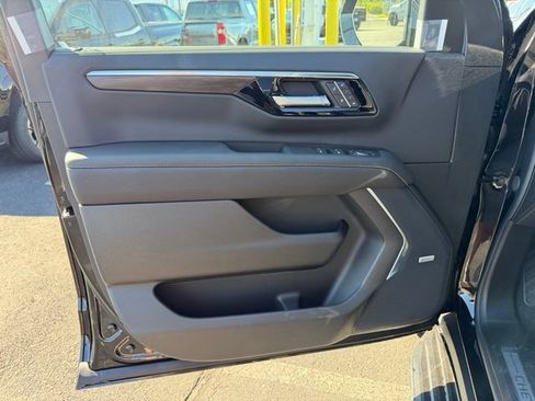 New 2026 Chevrolet Tahoe Premier AWD/4WD image 18