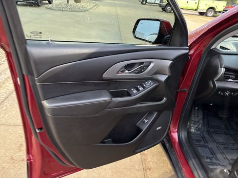 Used 2020 Chevrolet Traverse RS w/ LPO, Floor Liner Package AWD/4WD image 11