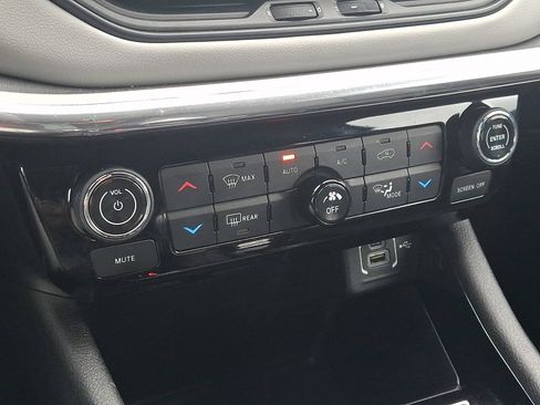 Certified 2023 Jeep Compass Limited image 15