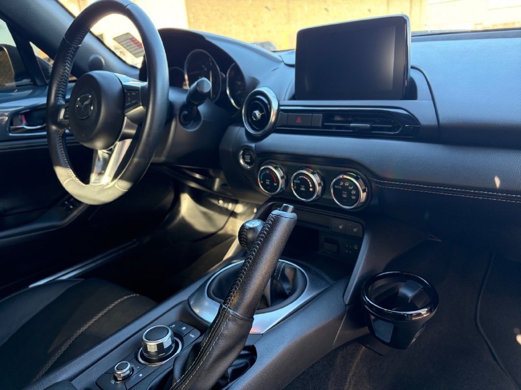 Used 2021 MAZDA MX-5 Miata RF Grand Touring RWD image 12