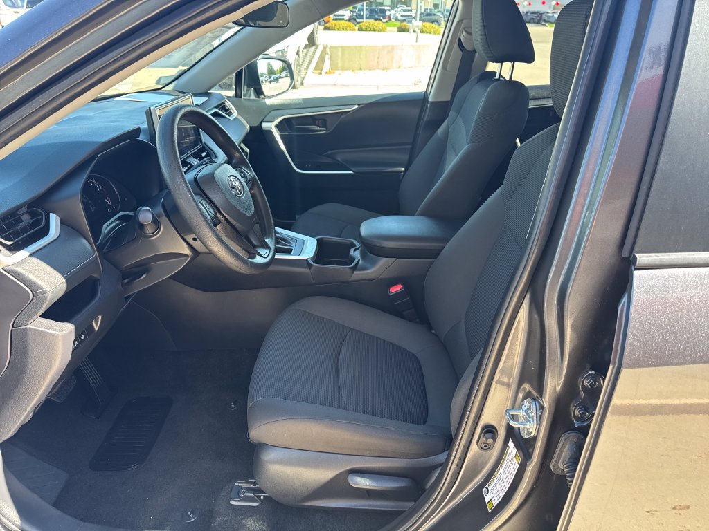 Certified 2025 Toyota RAV4 LE AWD/4WD image 9