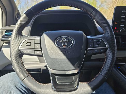 Used 2023 Toyota Sienna XSE w/ XSE Plus Package image 15