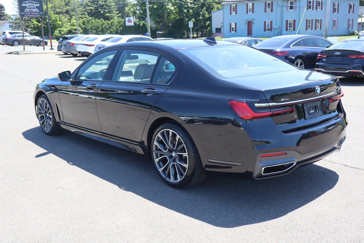 Used 2021 BMW 750i xDrive w/ Executive Package AWD/4WD image 8