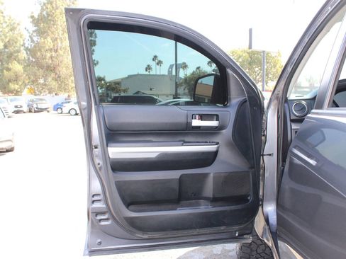 Used 2014 Toyota Tundra SR5 w/ SR5 Upgrade Package AWD/4WD image 7