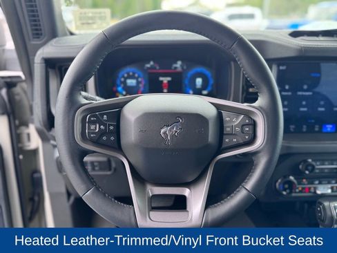 Used 2025 Ford Bronco Badlands image 12