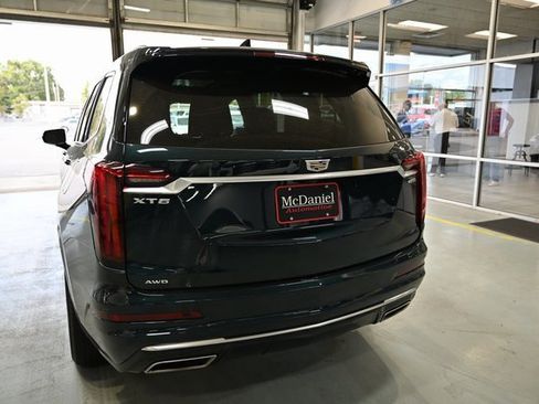Used 2025 Cadillac XT6 Premium Luxury image 6