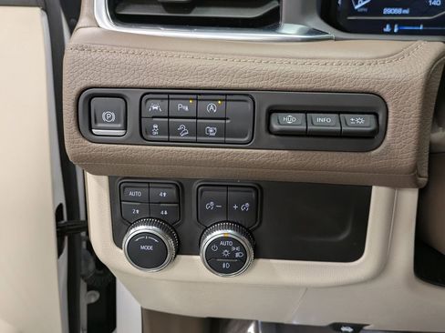 Used 2024 GMC Yukon Denali AWD/4WD image 20