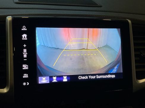 Used 2017 Honda Pilot Touring image 17