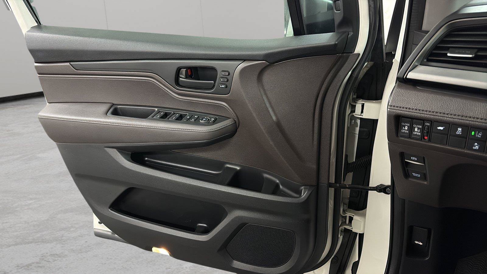 Used 2018 Honda Odyssey EX-L image 23