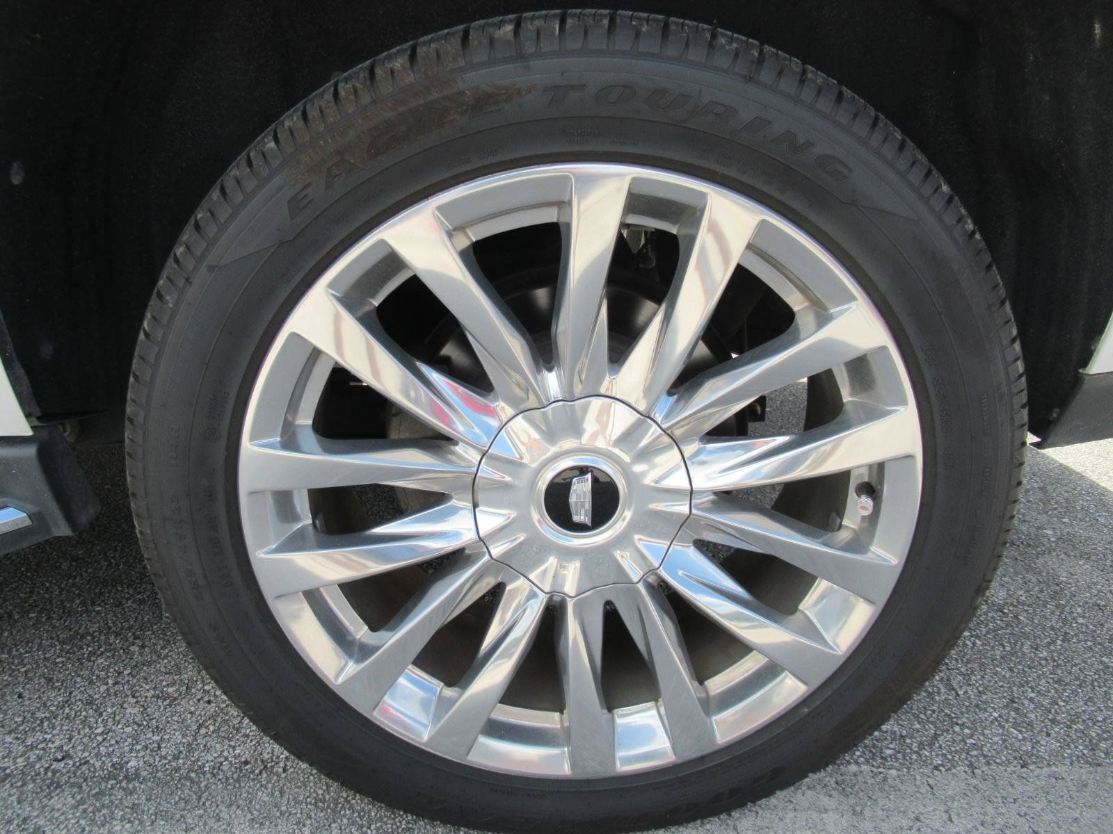 Used 2019 Cadillac Escalade Luxury RWD image 5