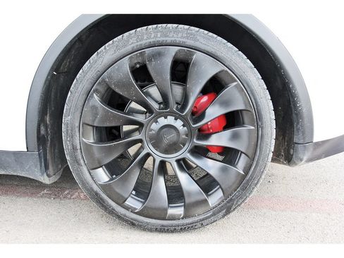 Used 2022 Tesla Model Y Performance AWD/4WD image 32