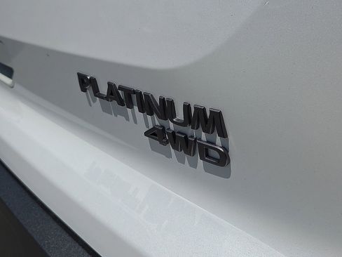 New 2026 Nissan Pathfinder Platinum AWD/4WD image 8