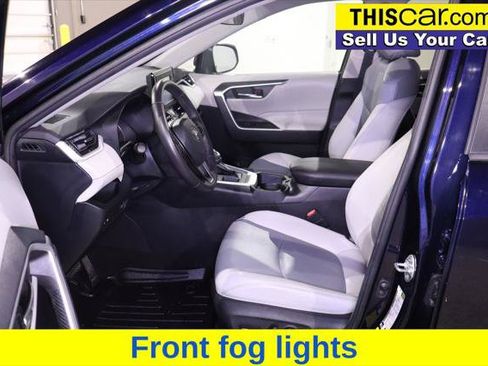 Used 2019 Toyota RAV4 XLE Premium FWD image 26