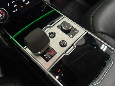 Used 2023 Land Rover Range Rover Long Wheelbase SE AWD/4WD image 26