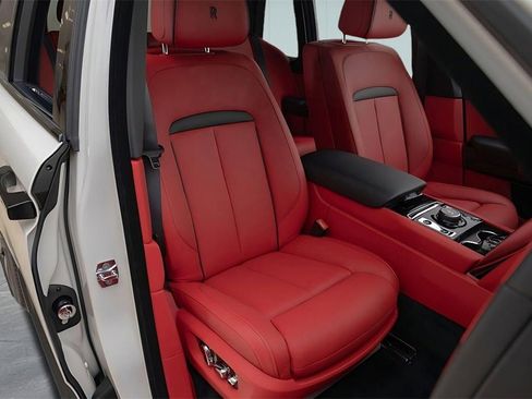 Used 2023 Rolls-Royce Cullinan image 34