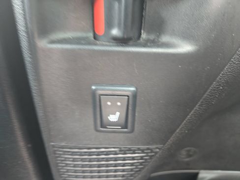 Used 2019 Chrysler Pacifica Limited w/ Advanced Safetytec Group FWD image 13