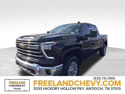 Used 2025 Chevrolet Silverado 2500 LTZ w/ LTZ Plus Package image 7