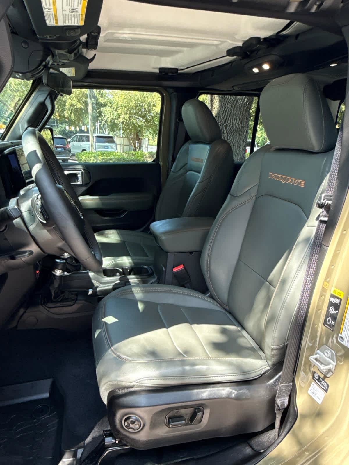 Used 2025 Jeep Gladiator Mojave w/ Convenience Group AWD/4WD image 12