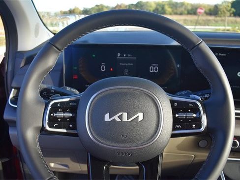 New 2026 Kia Carnival EX image 32