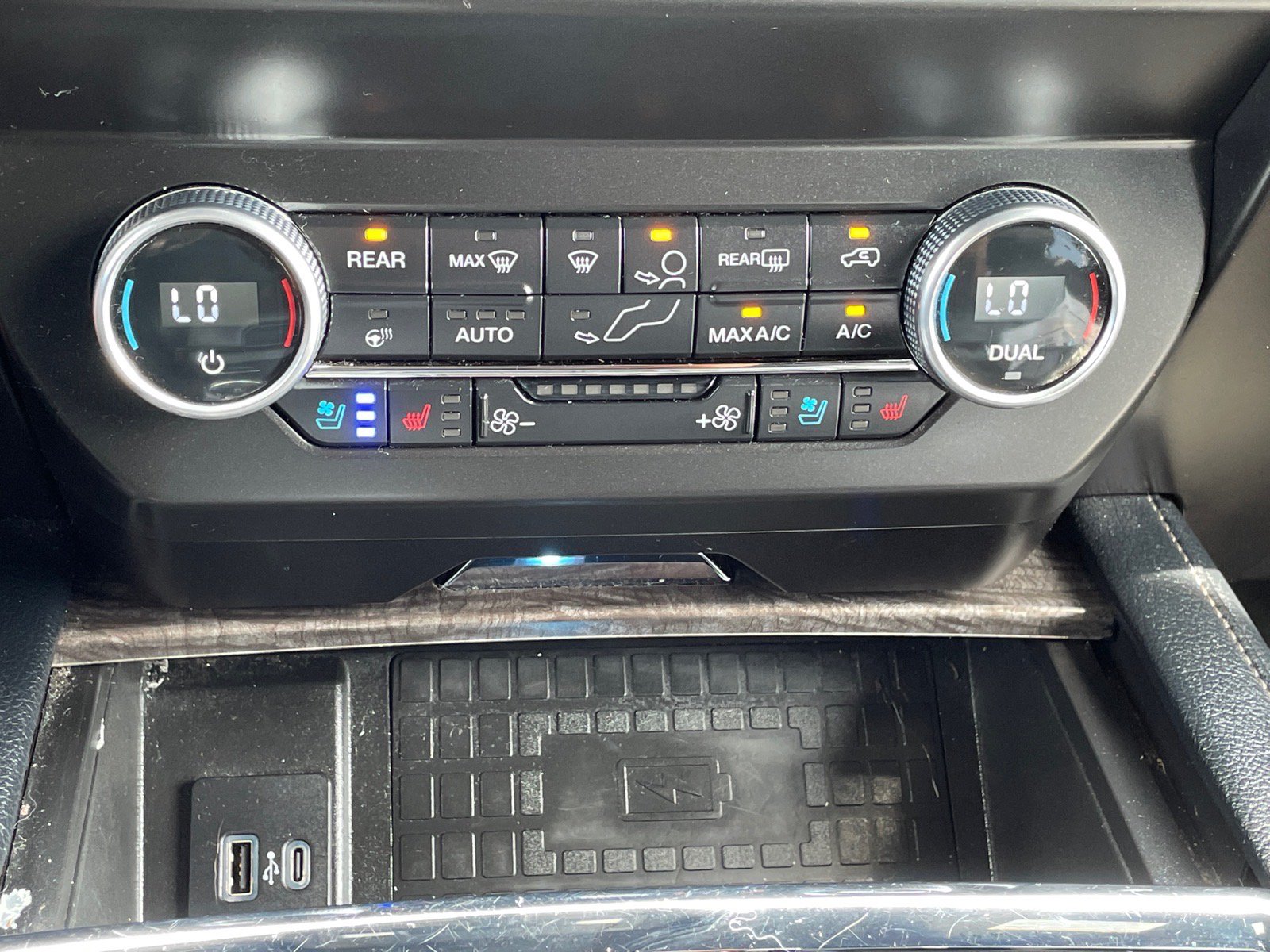 Used 2021 Ford Expedition Limited RWD image 15