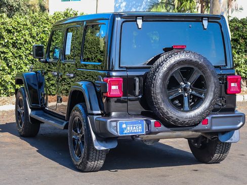 Used 2022 Jeep Wrangler Unlimited Sahara AWD/4WD image 7
