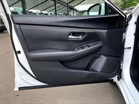 Certified 2024 Nissan Sentra SV FWD image 21