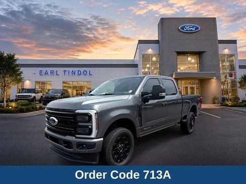 Used 2025 Ford F350 Platinum w/ FX4 Off-Road Package AWD/4WD image 4