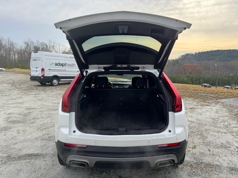 Used 2023 Cadillac XT4 Premium Luxury image 7