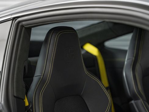 Used 2025 Porsche 911 GT3 RWD image 33