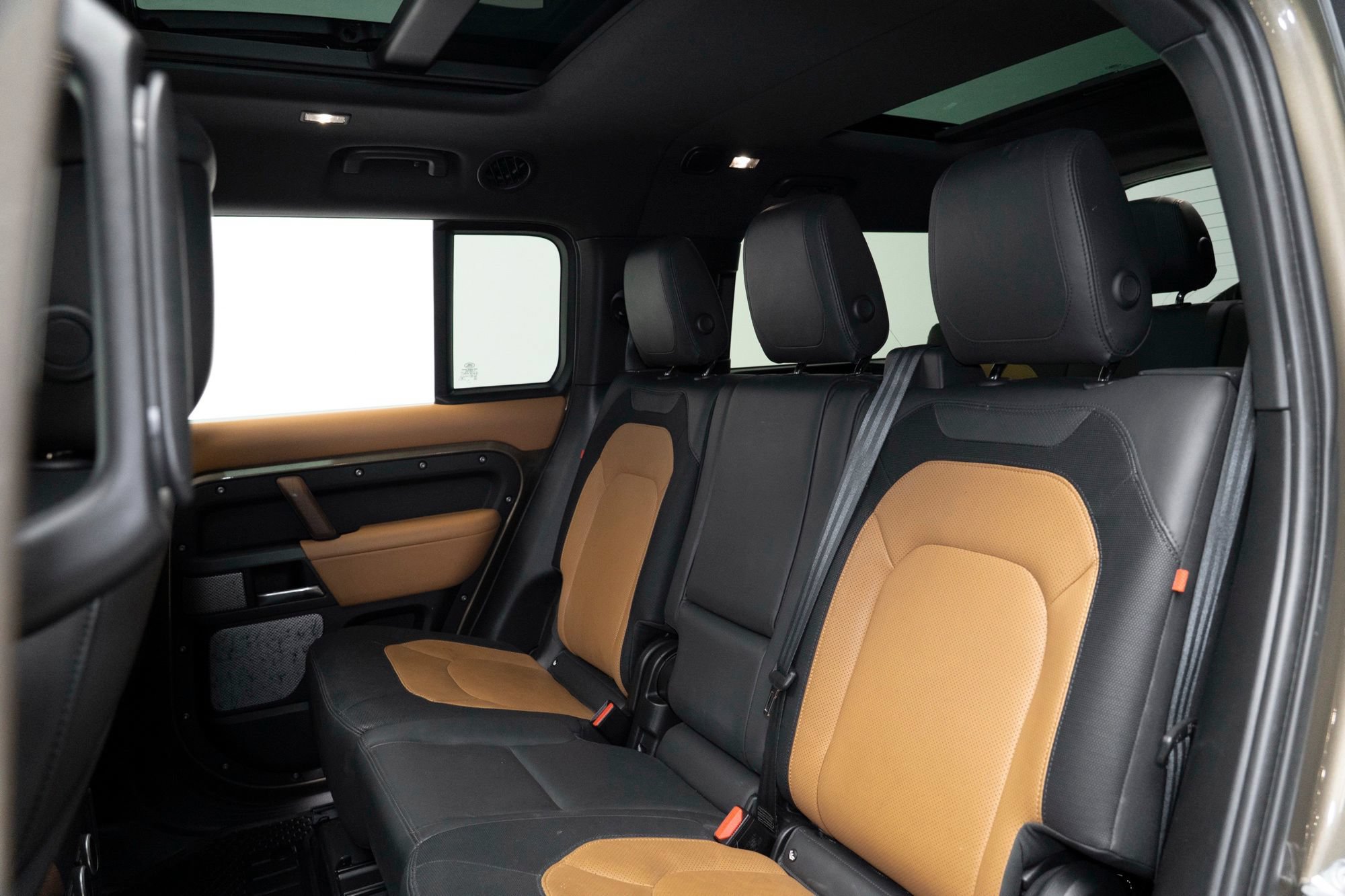 Used 2023 Land Rover Defender 130 X-Dynamic SE AWD/4WD image 62