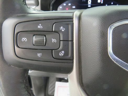 Used 2022 GMC Yukon XL Denali w/ Advanced Technology Package image 18