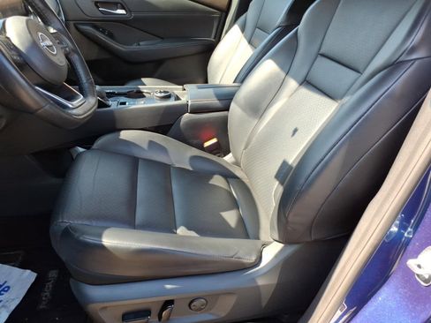 Used 2023 Nissan Rogue SV w/ SV Premium B Package image 10