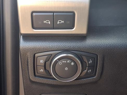 Used 2018 Ford F150 Platinum w/ Equipment Group 701A Luxury AWD/4WD image 10