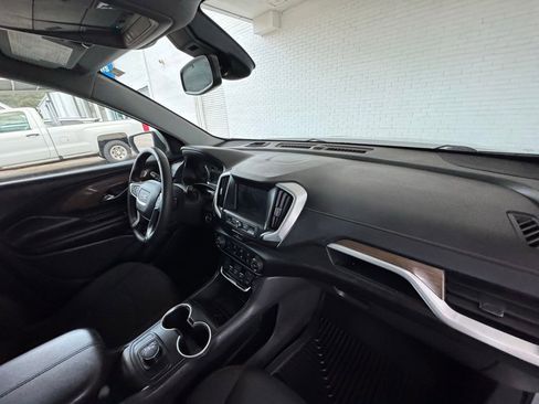Used 2020 GMC Terrain SLE image 17