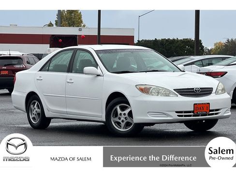 Used 2002 Toyota Camry LE image 1